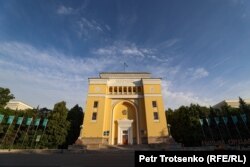 Здание Национальной академии наук Казахстана. Алматы, 13 июня 2021 года