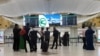 Aşgabadyň aeroportunda ‘Türkmenhowaýollarynyň’ ýolagçylarynyň goşlary ogurlanýar