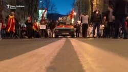 Шести ден протести- патриотски песни и пораки за соживот