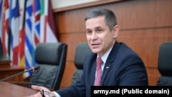 Ministrul Apărării, Anatolie Nosatîi, participă la convorbirile Grupului de la Ramstein din 12-13 octombrie; în imagine, Nosatîi la o ședință la Chișinău, aprilie 2022