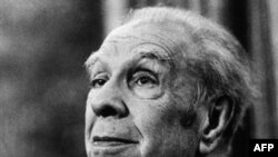 Когда Борхес жил в Испании, он был инициатором публикации в журнале Revista de Occidente, основанном Ортегой-и-Гассетом небольшого рассказа Кафки «Братоубийство»