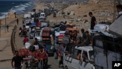 Palestinezët duke u larguar për në jug të Gazës. 9 shtator 2025. 