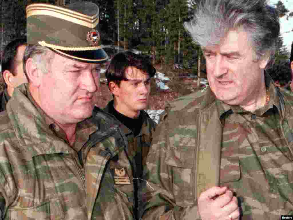 Младиќ и Караџиќ на планината Власиќ 1995