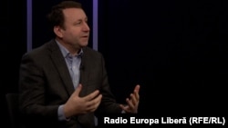 Igor Munteanu la o dezbatere în studioul Europei Libere