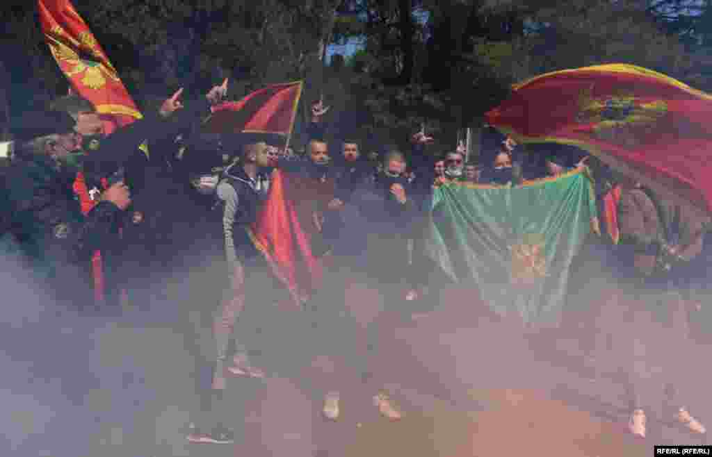 Protest &nbsp;ispred Vlade Crne Gore u Podgorici zbog najavljene namjere izvršne vlasti da olakša sticanje crnogorskog državljanstva i ograniči biračko pravo dijaspori 8. aprila 2021. godine &nbsp;