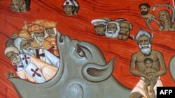 Картина в църквата "Възкресение Христово" в Подгорица изобразява (горе вдясно) Йосип Броз Тито, Карл Маркс и Фридрих Енгелс.