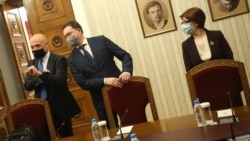 Томислав Дончев, Даниел Митов и Десислава Атанасова
