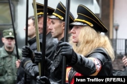 Участники "Русского марша" в Щукино на северо-западе Москвы в 2013 году