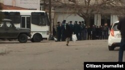 Рейд против «черных валютчиков» в Алмазарском районе Ташкента.
