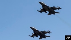 A lengyel légierő F–16-osai egy litvániai hadgyakorlaton 2017. július 20-án