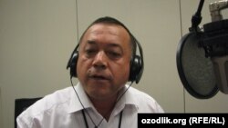 Основатель и главный редактор независимого интернет-издания «Дунё ўзбеклари» Исмат Хушев в Пражской студии радио «Озодлик».