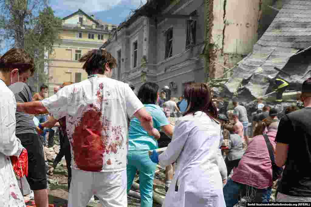 Acest medic a fost rănit în urma atacului, însă el a rămas să ajute la operațiunea de salvare. Acum, teritoriul spitalului este împrejmuit. În locul celor două blocuri care nu pot fi restaurate, se preconizează construcția unei clădiri noi, moderne.
