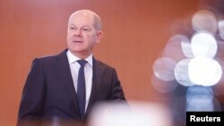 Шолц на Твитер изјави дека иранскиот режим ја користи смртната казна како средство за репресија.