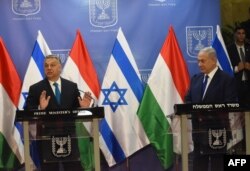 Viktor Orban și Benjamin Netanyahu, în timpul unei conferințe de presă din 2019.