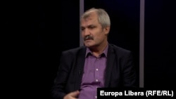 Ion Preașcă în studioul Europei Libere de la Chișinău