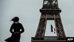Parisi. 