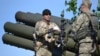 Украински артилеристи до системата за залпов огън 9П140 "Ураган". Снимката е от септември 2016 г.