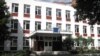 Москвадаги 311-ўрта мактаб (суратда) директори Андрей Безродних ўзбек қурувчилари ишига нисбатан мутлақо эътирози йўқлигини айтади.