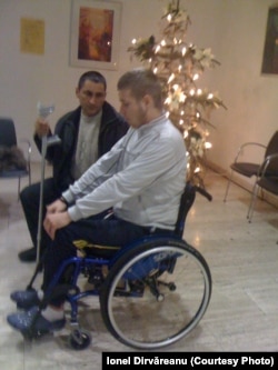 Tudor Dirvăreanu și tatăl său, Ionel Dirvăreanu.