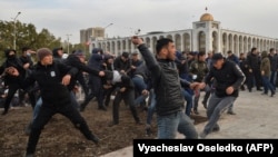 Protestat në Bishkek të Kirgizisë. 