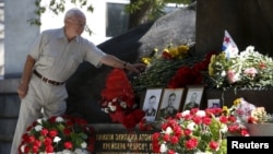 La ceremonia de comemorare a victimelor, la monumentul în memoria submarinului nuclear scufundat