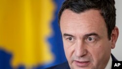 Arhivska fotografija premijera Kosova Aljbina Kurtija u Prištini 29. septembra 2023.