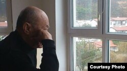 Народный поэт и автор государственного гимна Узбекистана Абдулла Арипов последние два месяца жил в доме своей дочери в США. 