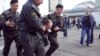 Задержание одного из участников Марша миллионов 6 мая 2012 года