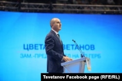 Заради "Апартаментгейт" Цветанов напусна м.г. парламента и ГЕРБ и през това лято обяви, че създава своя партия - "Републиканци за България"