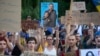 Ucrainenii au protestat repetat împotriva legislației semnate de președintele Volodimir Zelenski, care amenința independența agențiilor anticorupție din țară. 
