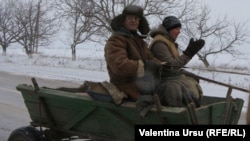 „Noi ne străduim să stăm acasă, foarte mult vrem să stăm acasă, dar, din păcate, nu, nu vedem nimic bun ca să rămânem aici.”