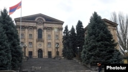 ՀՀ ԱԺ շենքը Երևանում, արխիվ