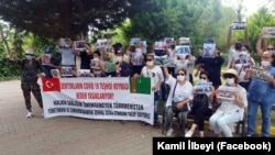 Protest u Istanbulu ispred turkmenistanskog konzulata 19. jula