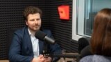 Dan Perciun, ministrul Educației, în studioul Europei Libere.