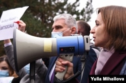 Майя Санду обращается к протестующим