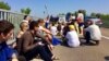 Participanți la marș opriți la frontieră