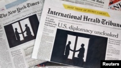 “WikiLeaks” internet saýty tarapyndan ýaýradylan gizlin dokumentler halkara metbugaty aýaga galdyrdy.
