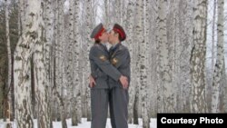 Рекламу эта невинная картинка получила от министра Соколова на славу.
"Эра милосердия", Синие носы, <a href="http://e-gallery.guelman.ru/authors/bluenoses/moda-na-t/">Guelman E-Gallery</a>