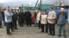 Протест на вработените во подружницата на ЕМО Охрид во Кичево.