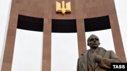 Помнік Сьцяпану Бандэру ў Львове