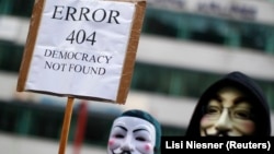 Accesul liber la internet s-a înrăutățit pentru utilizatorii din 30 de țări în ultimul an, potrivit Freedom House. 