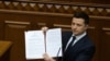 Presidenti i Ukrainës, Volodymyr Zelenskiy gjatë adresimit në paralament.