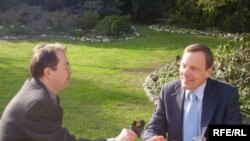 Ambasadori i SHBA-ve në Zagreb, Robert Bradtke, në bisedë me korrespondentin e Radios Evropa e Lirë