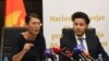 Šefica stručnog tima Savjeta za borbu protiv korupcije Vanja Ćalović Marković i potpredsjednik Vlade Crne Gore Dritan Abazović na konferenciji u Podgorici 11. avgusta