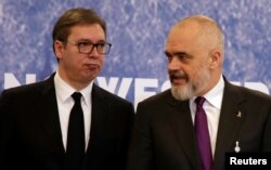 Rama e Vuçiq gjatë një takimi rajonal të vendeve të Ballkanit Perëndimor në Tiranë, Shqipëri, 21 dhjetor 2019.