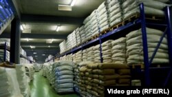 Grumbullimi i bimëve aromatike dhe mjekësore në fabrikën “Agro Product”.
