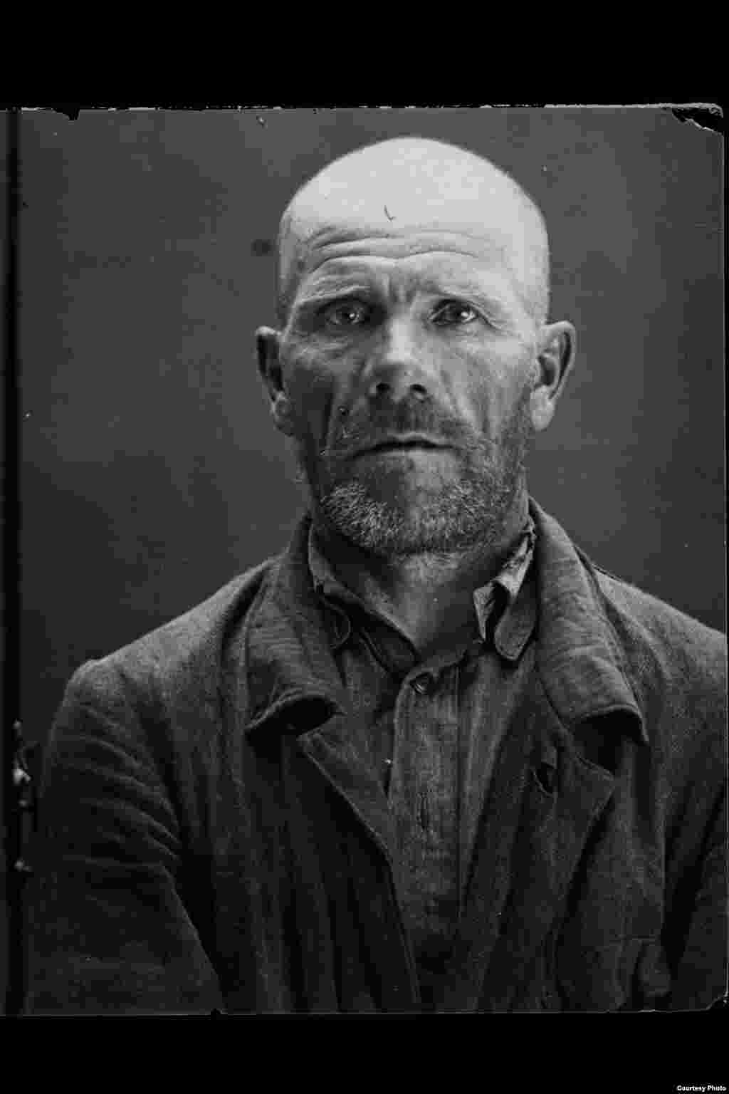 Gavrill Sergeievich Bogdanov: rus; născut &icirc;n1888 &icirc;n satul Aminevo, Moscova Oblast; studii primare; fără afiliere politică; muncitor; a locuit &icirc;n Aminevo. Arestat &icirc;n 8 august 1937. Condamnat la moarte &icirc;n 18 august 1937. Executat &icirc;n 20 august 1937. Reabilitat &icirc;n 1989.