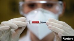 Az Európai Unió is megelégelte, hogy nem a szerződés szerinti ütemben érkeznek a vakcinák.