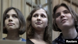 Участницы Pussy Riot Надежда Толоконникова, Мария Алехина и Екатерина Самуцевич