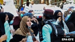 Imagine de la protestul de marți din Kabul, convocat de Ahmad Massoud, liderul Frontului Rezistenței Naționale a Afganistanului. Massoud a fost printre cei care s-a opus talibanilor ți în timpul guvernării acestora din perioada 1996 - 2001.